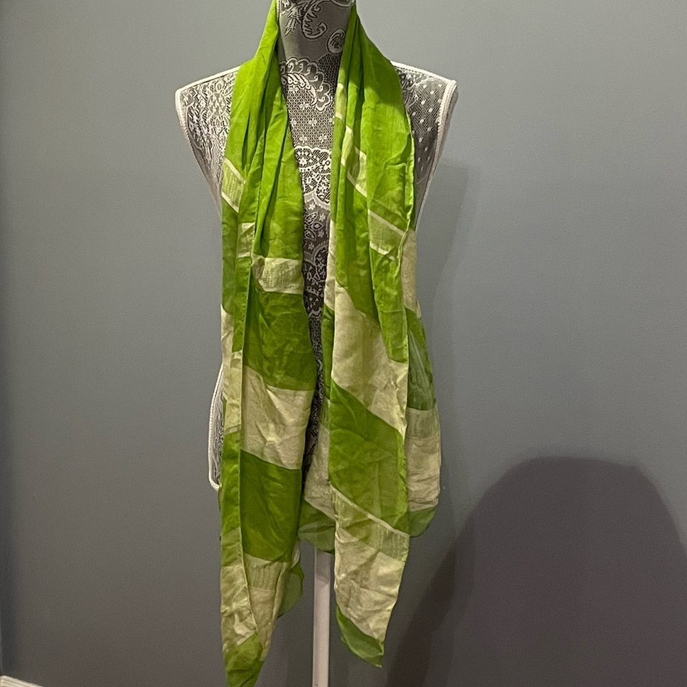 100% Silk Scarf - Picture 7 of 9